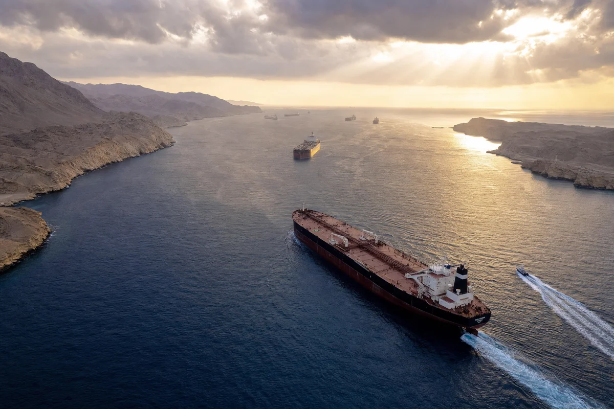 Stretto di Hormuz petroliere crisi Iran 2026