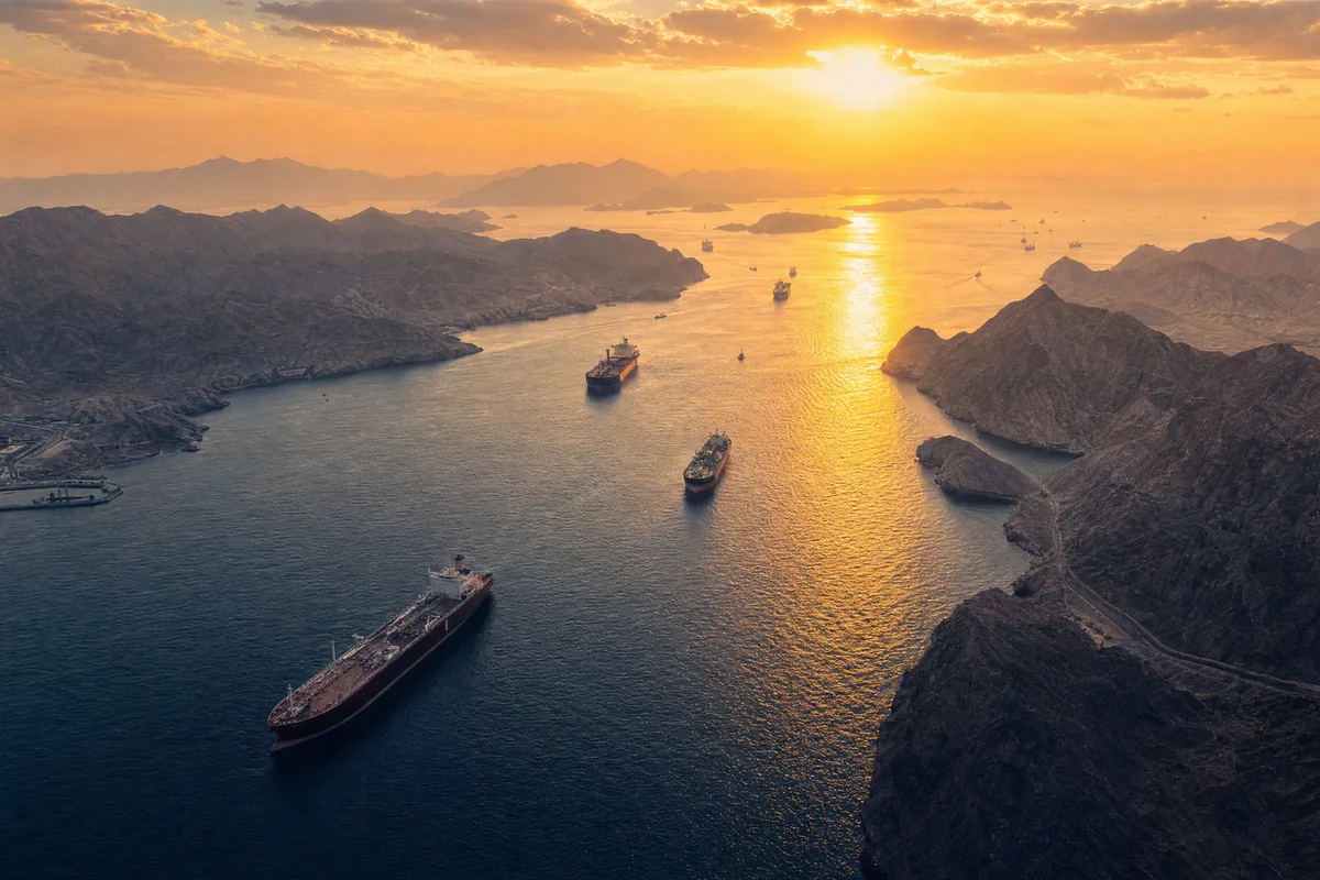Stretto di Hormuz petroliere accordo USA-Iran 2026