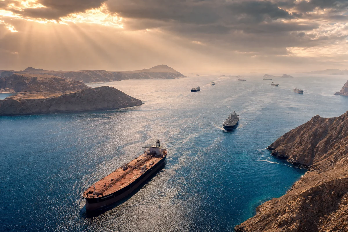 Stretto di Hormuz petroliere accordo USA-Iran 2026